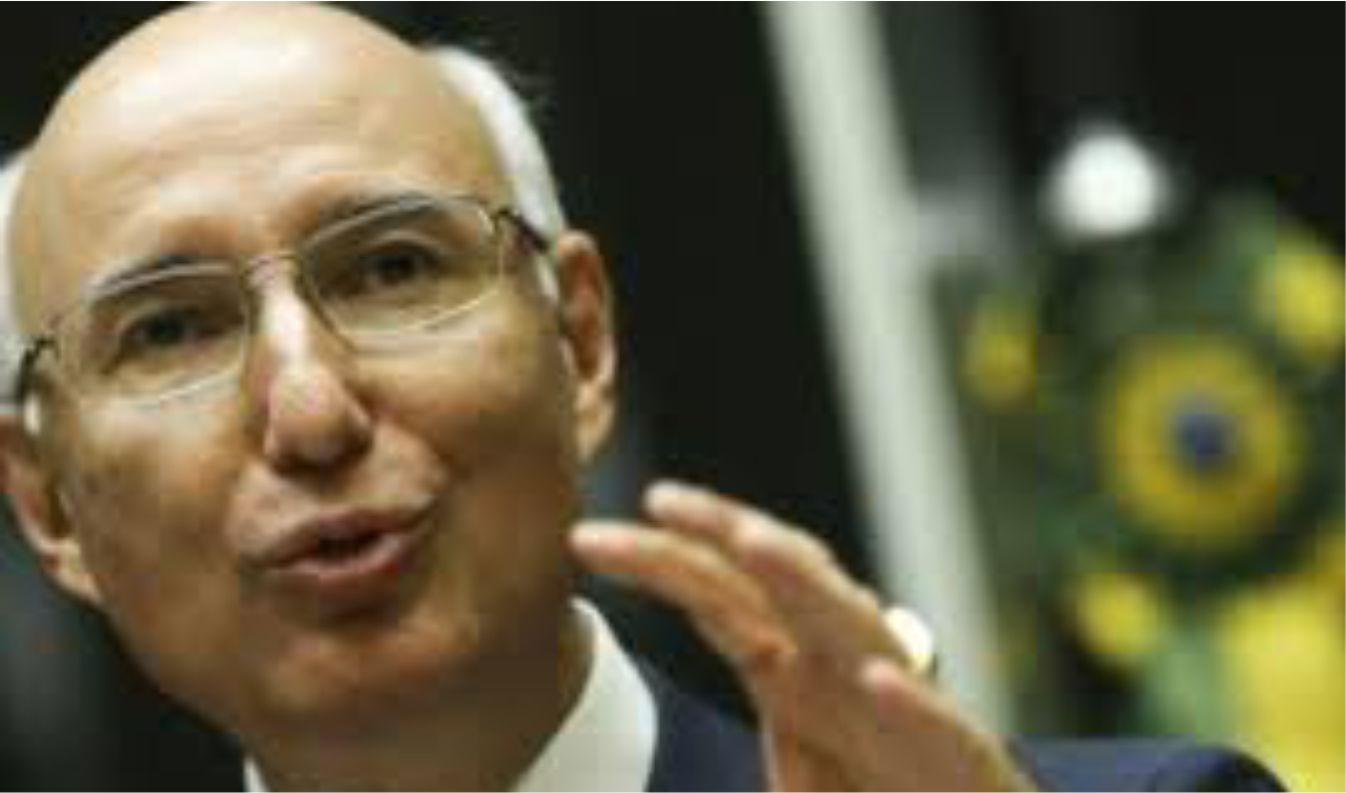 Presidente do TST defende corte de direitos e CUT reage