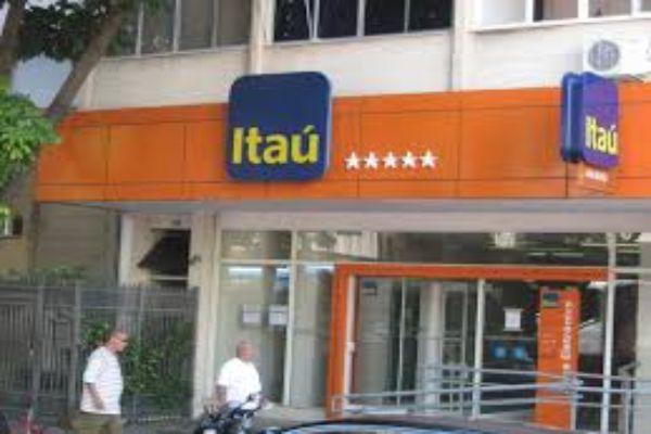 Itaú terá que reintegrar bancária que foi demitida mesmo sendo portadora de LER.Dort