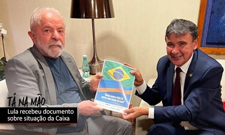 Uma nova Caixa! Empregados entregam documento à equipe de transição