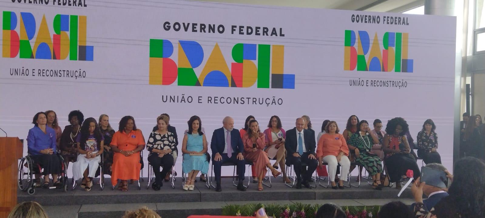 Dia Internacional da Mulher: pacote do governo inclui participação de bancos públicos e ratificação da C190
