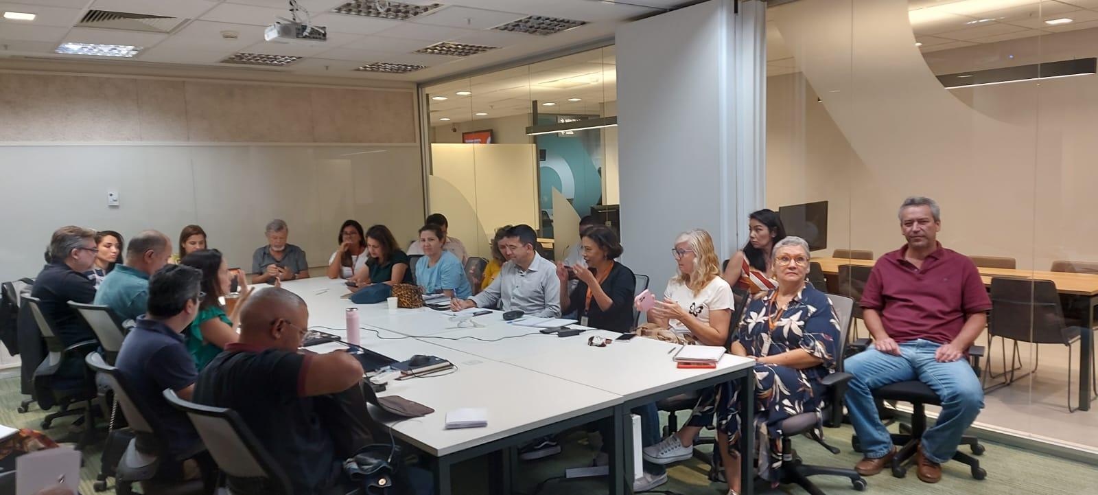 Fetraf RJ/ES participa de reunião com Itaú sobre saúde mental