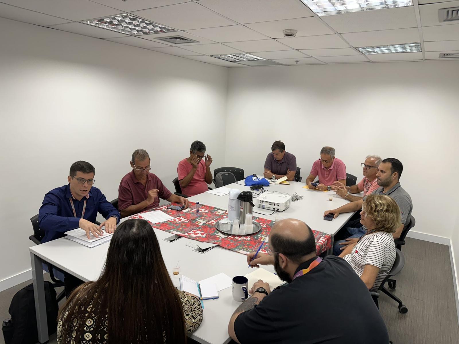 Sindicatos da Fetraf RJ/ES se reúnem com representantes da Caixa na Gipes RJ