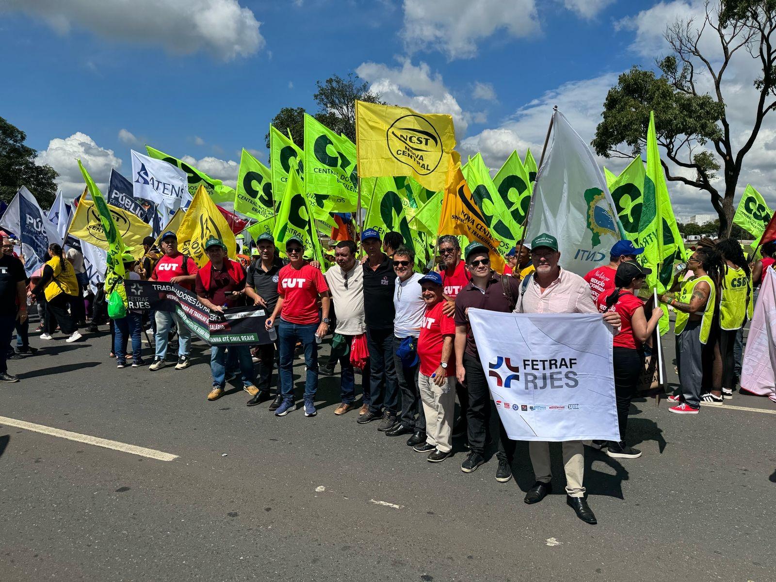 SEEB Macaé e Fetraf RJ/ES participam da Marcha da Classe Trabalhadora, em Brasília